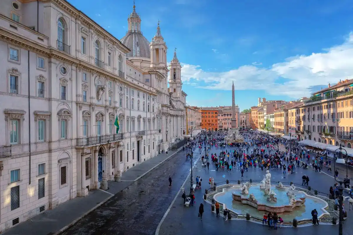 Passeggiata per le piazze più belle di Roma 